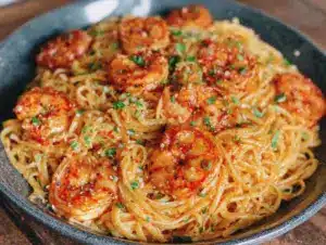 garlic butter shrimp pasta - featured image