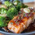 honey garlic salmon - featured image